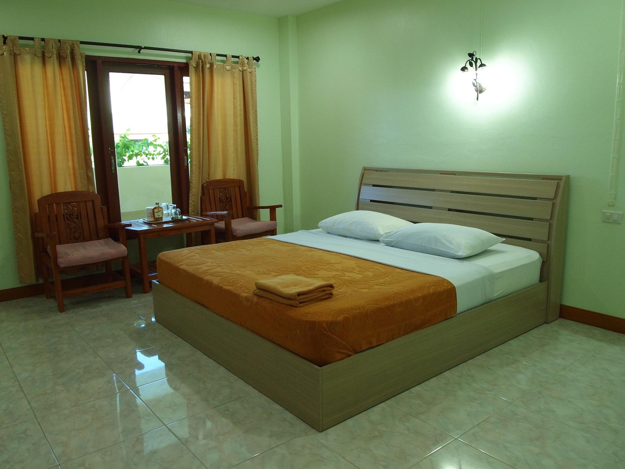 Karon Village Hotel Buitenkant foto