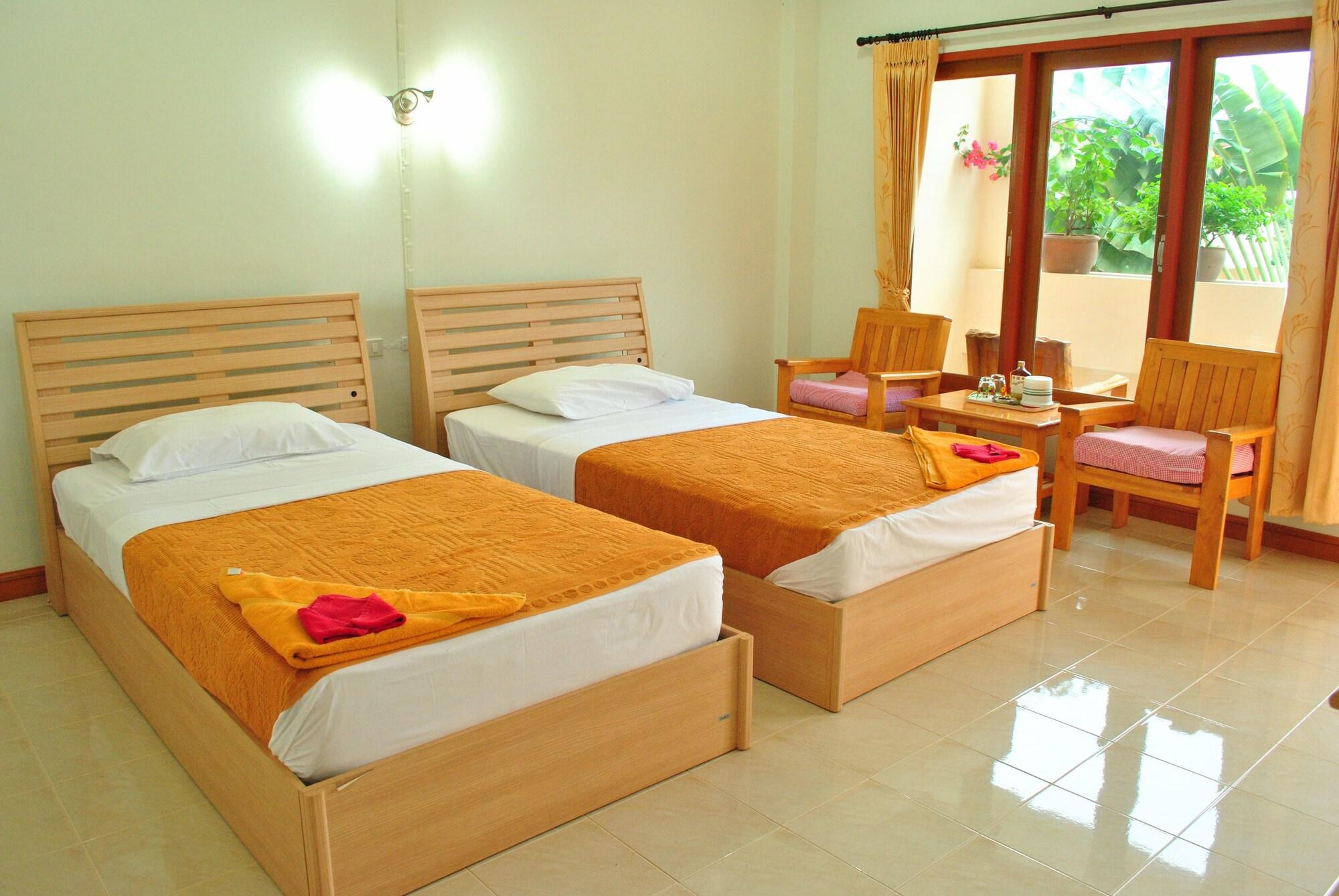 Karon Village Hotel Buitenkant foto